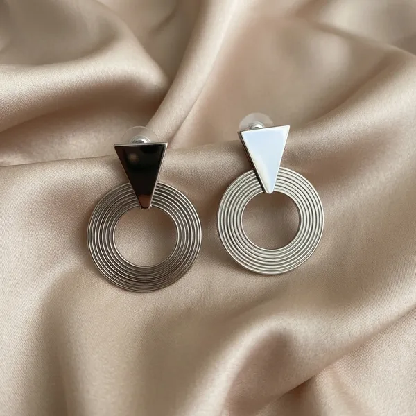 Geometric_Silver_Spiral_Earrings