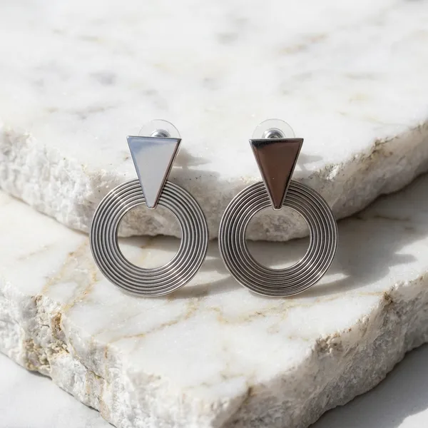 Geometric_Silver_Spiral_Earrings