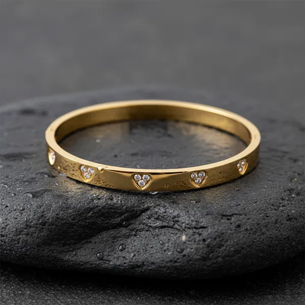 Radiant_Heart_Bangle_Bracelet