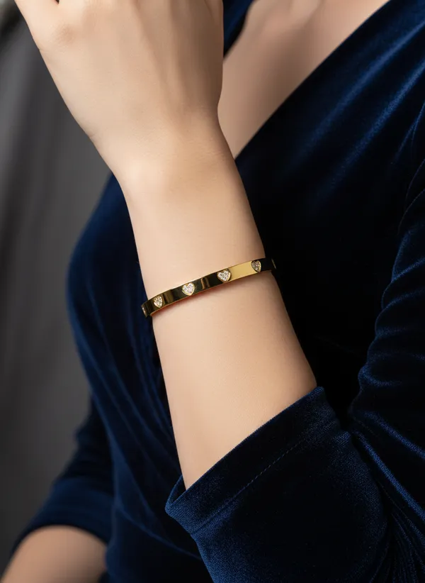 Radiant_Heart_Bangle_Bracelet