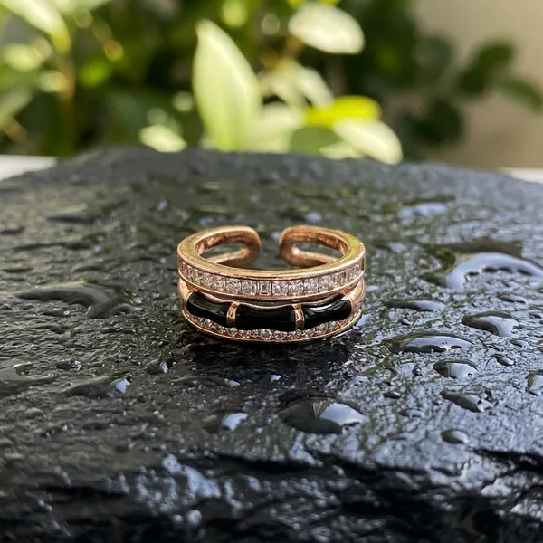 Luxe_Stacked_Enamel_Ring