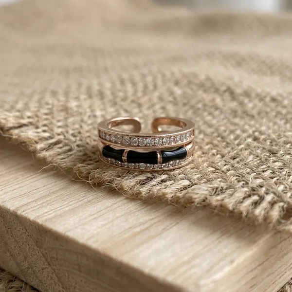 Luxe_Stacked_Enamel_Ring