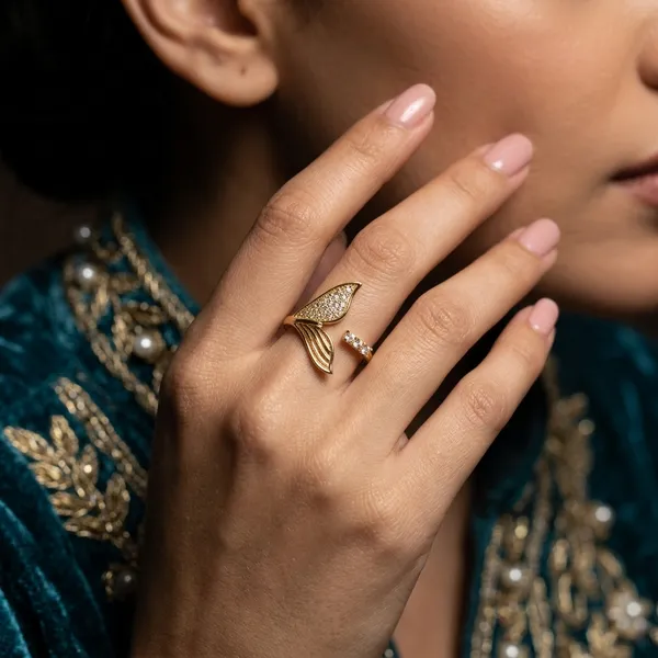 Sparkling_Mermaid_Tail_Wrap_Ring