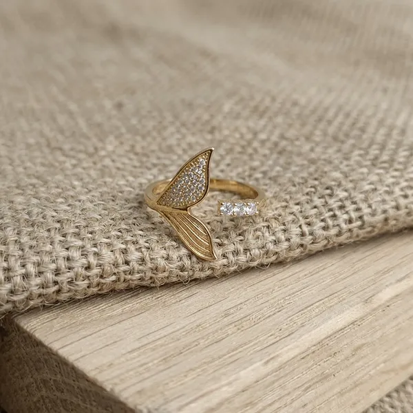 Sparkling_Mermaid_Tail_Wrap_Ring