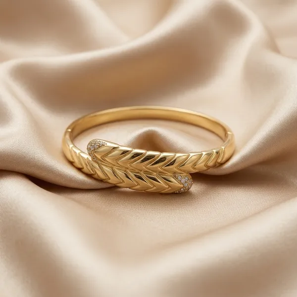 Luxe_Chevron_Gold_Bracelet