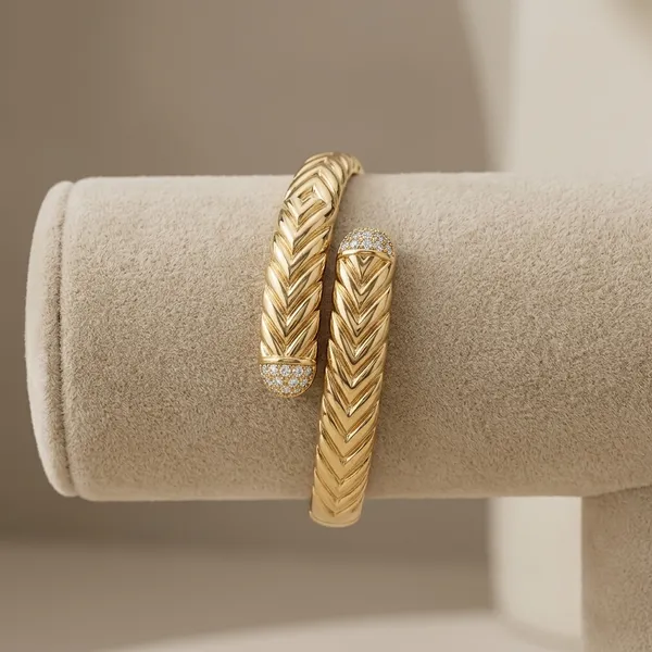 Luxe_Chevron_Gold_Bracelet