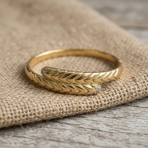 Luxe_Chevron_Gold_Bracelet