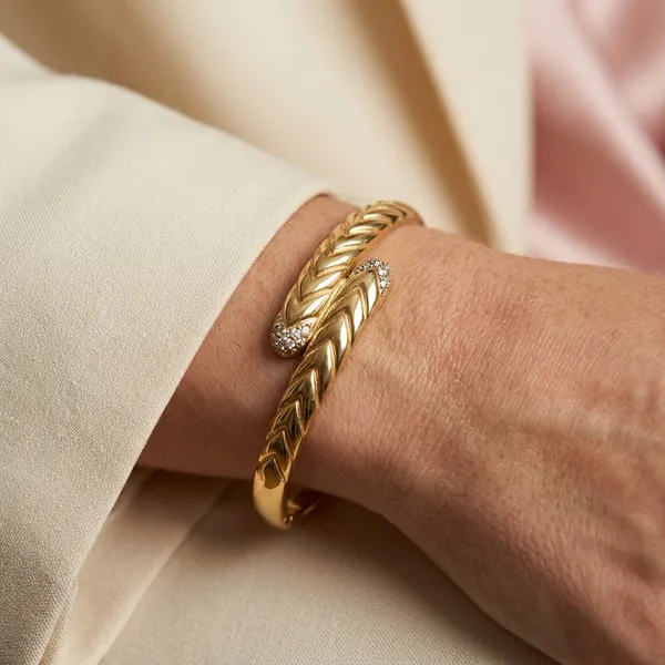 Luxe_Chevron_Gold_Bracelet