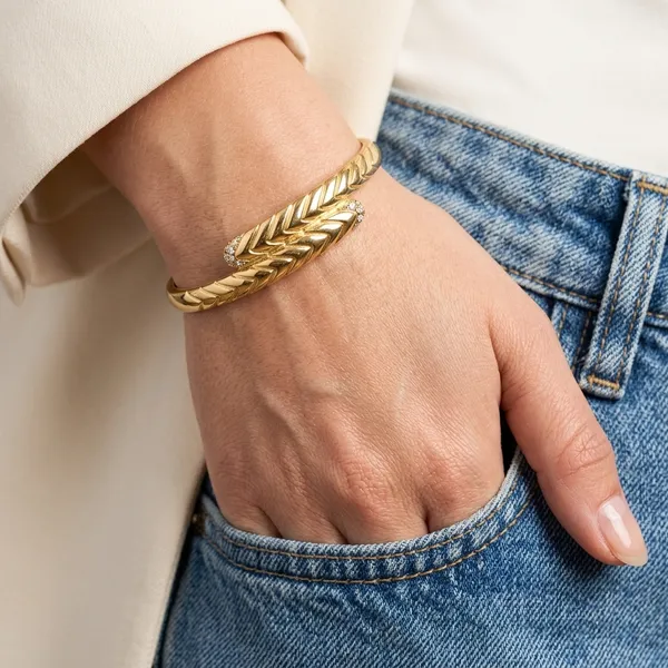 Luxe_Chevron_Gold_Bracelet