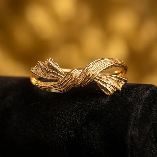 Sculpted_Gold_Knot_Cuff