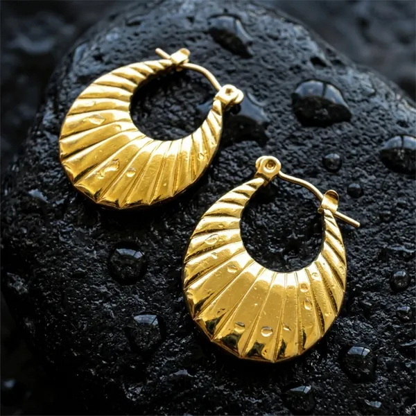 Vintage_Ribbed_Gold_Hoop_Earrings