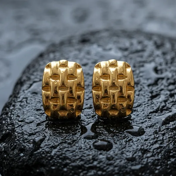Vintage-Inspired_Gold_Woven_Basket_Weave_Earrings