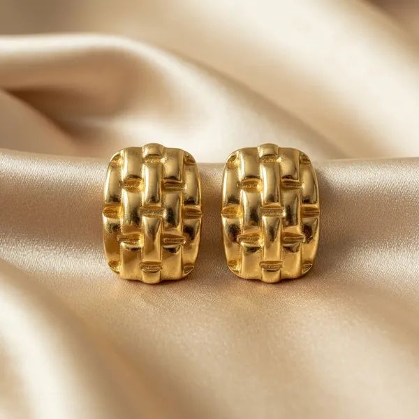 Vintage-Inspired_Gold_Woven_Basket_Weave_Earrings
