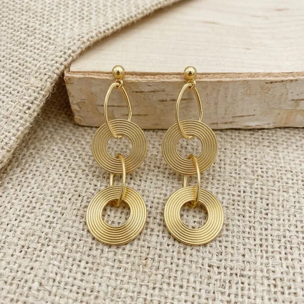 Luminous_Triple-Tier_Textured_Gold_Hoop_Earrings