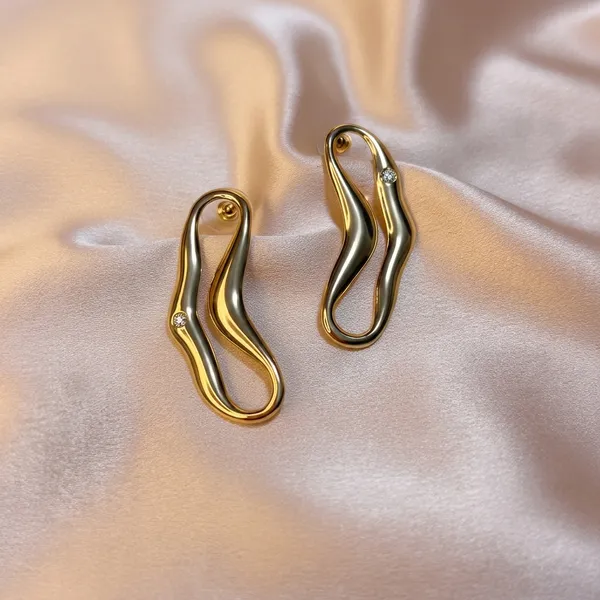 Abstract_Fluid_Gold_Earrings