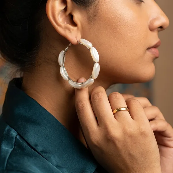 Pearlescent_Shell_Hoop_Earrings