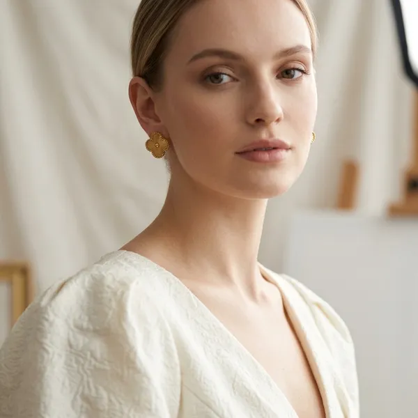 Sunburst_Clover_Gold_Earrings