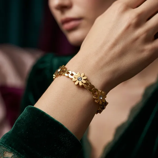 Golden_Bloom_Crystal_Bracelet