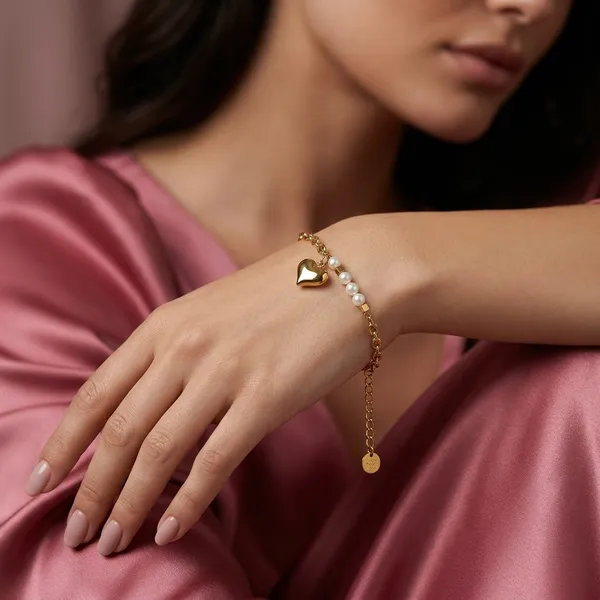Elegant_Heart_Charm_And_Pearl_Link_Bracelet