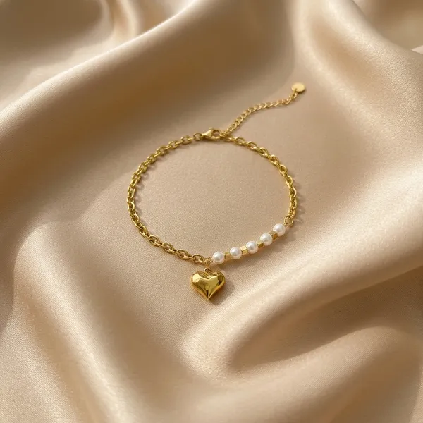 Elegant_Heart_Charm_And_Pearl_Link_Bracelet