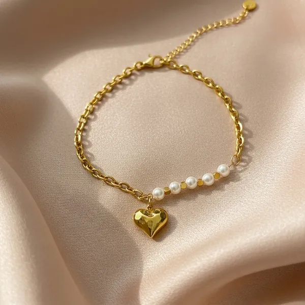 Elegant_Heart_Charm_And_Pearl_Link_Bracelet