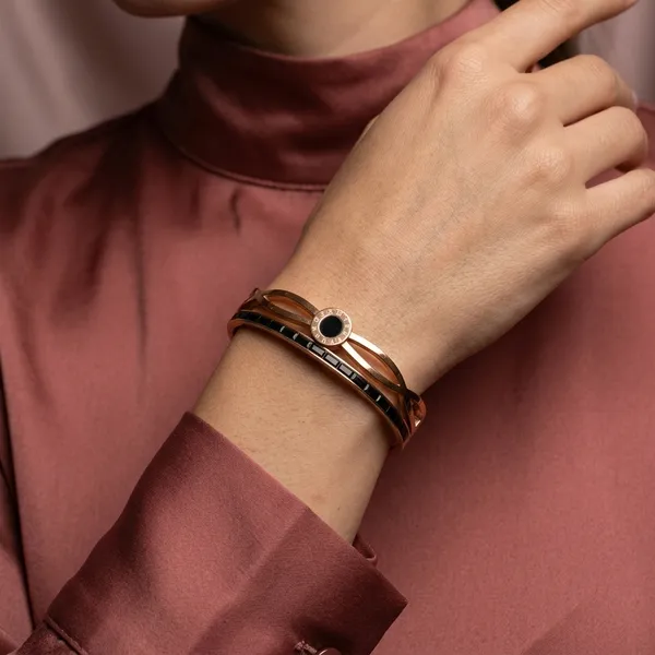 Rose_Gold_Bracelet_Roman_Bangle