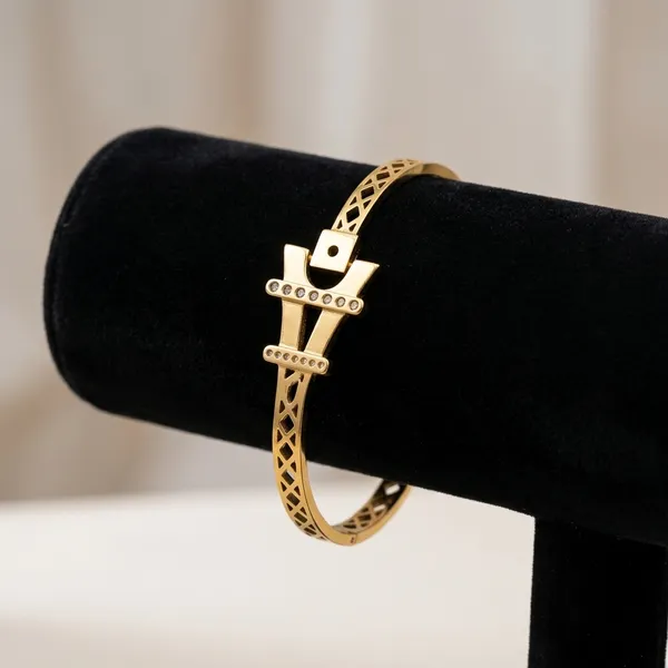 Parisian_Gold_Eiffel_Bangle
