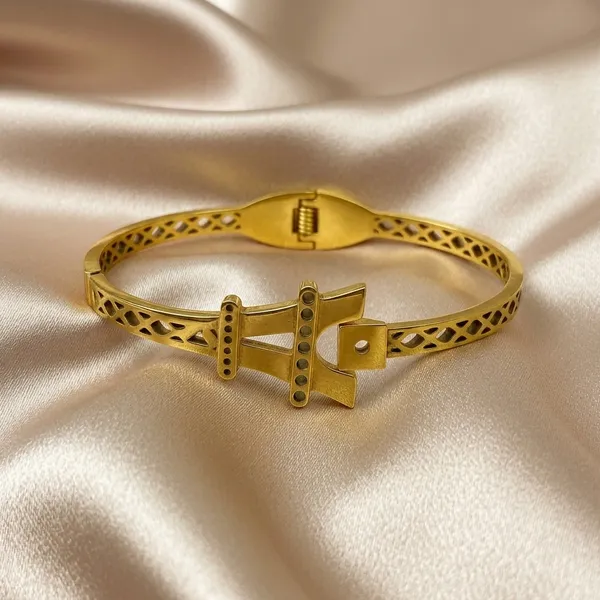 Parisian_Gold_Eiffel_Bangle