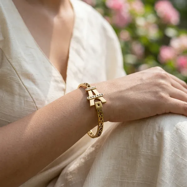 Parisian_Gold_Eiffel_Bangle
