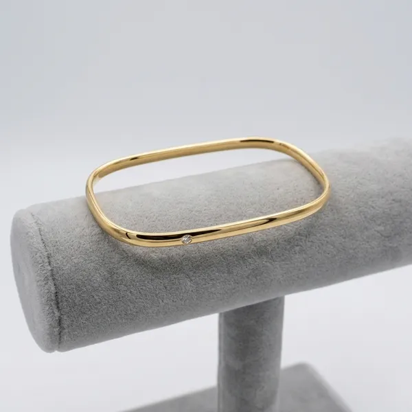 Minimalist_Oval_Gold_Bracelet