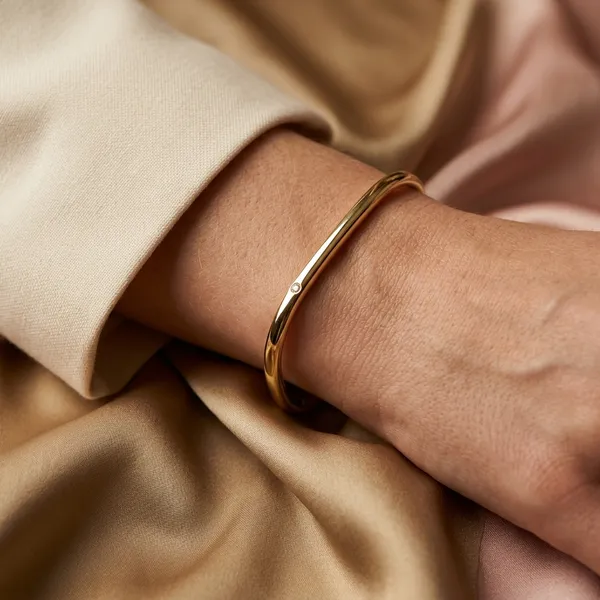 Minimalist_Oval_Gold_Bracelet