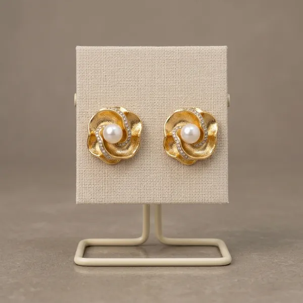 Vintage_Golden_Bloom_Pearl_Stud_Earrings