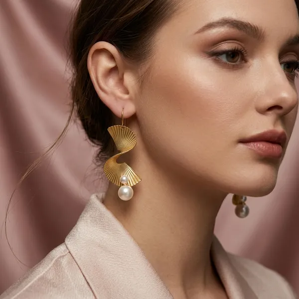 Golden_Spiral_Fan_Earrings
