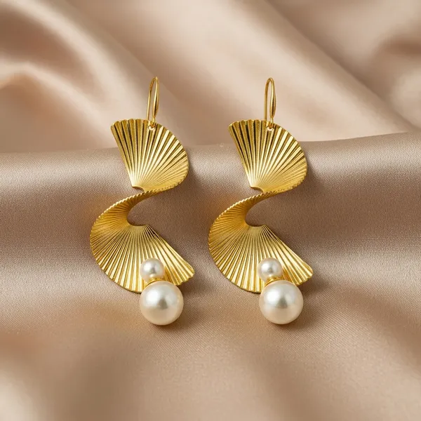 Golden_Spiral_Fan_Earrings