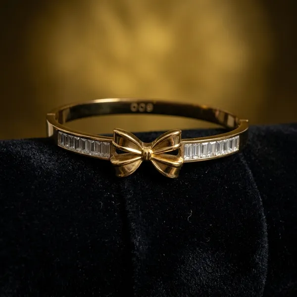Elegant_Baguette_Bow_Bracelet