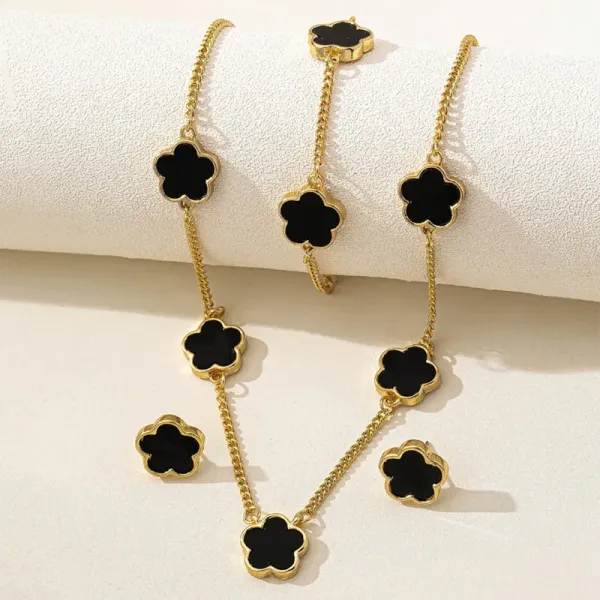 Noir_Clover_Luxury_Jewelry_Gift_Set