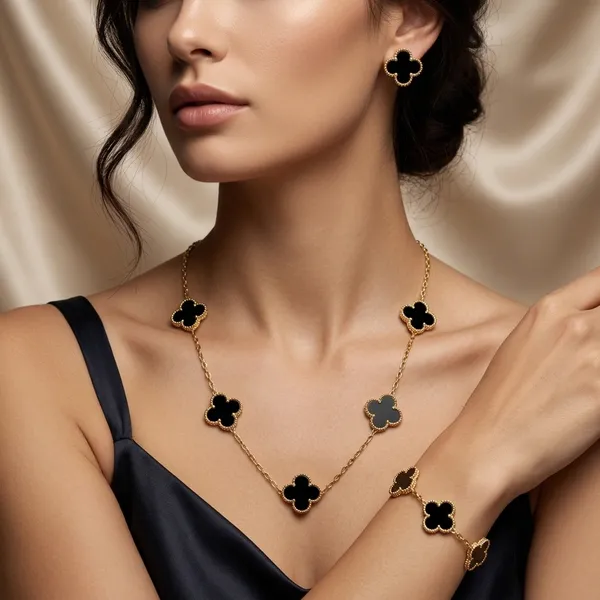 Noir_Clover_Luxury_Jewelry_Gift_Set