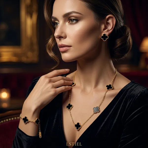 Noir_Clover_Luxury_Jewelry_Gift_Set