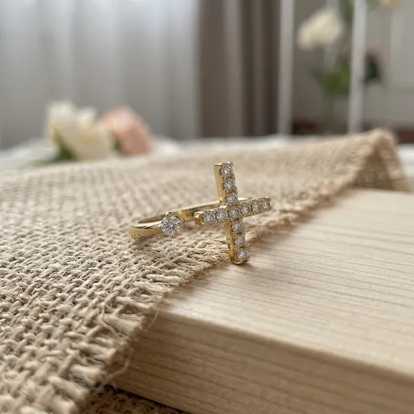 Radiant_Sparkling_Cross_Ring