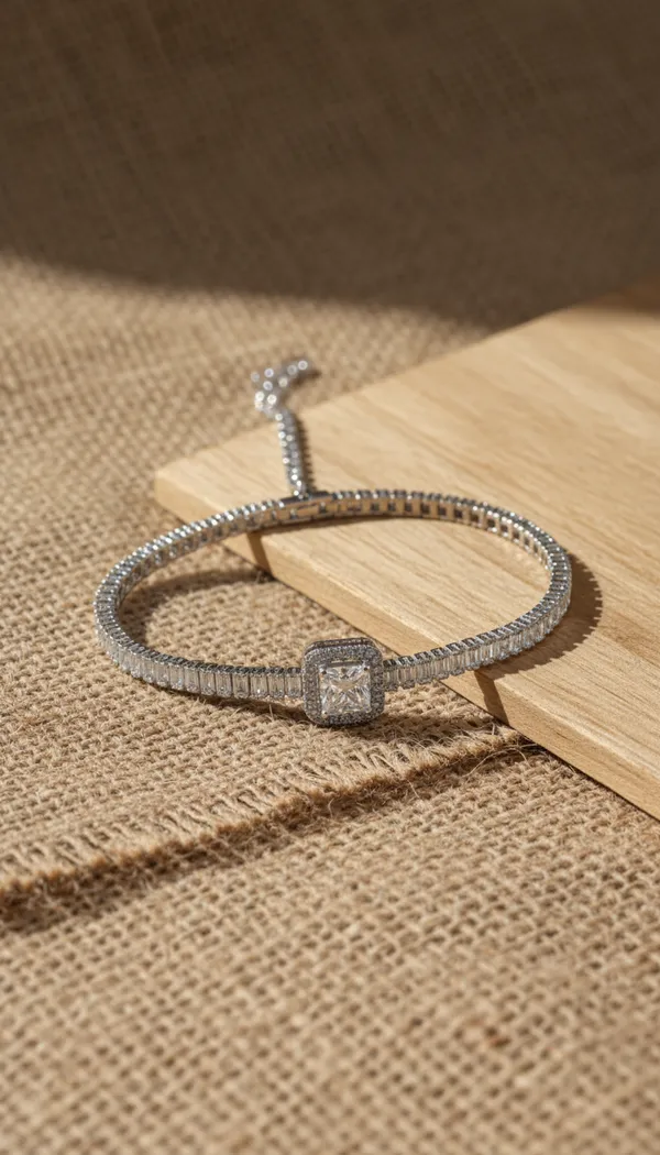 Elegant_Radiant-Cut_Solitaire_Bracelet