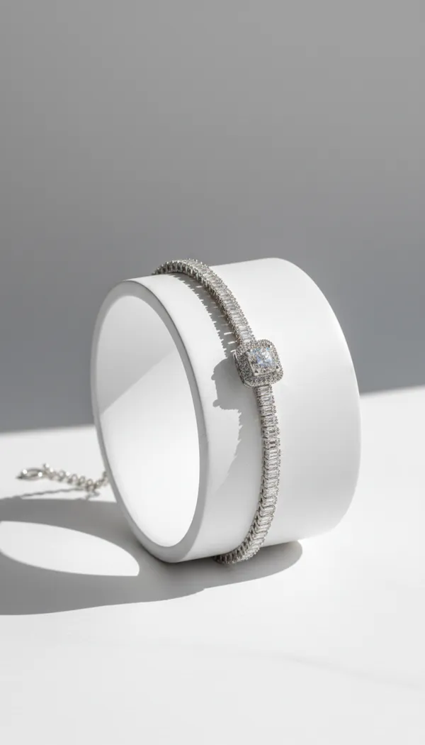 Elegant_Radiant-Cut_Solitaire_Bracelet