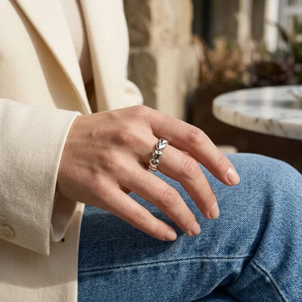 Dainty_Silver_Heart_Ring
