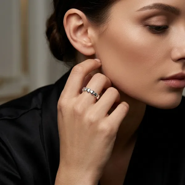 Dainty_Silver_Heart_Ring