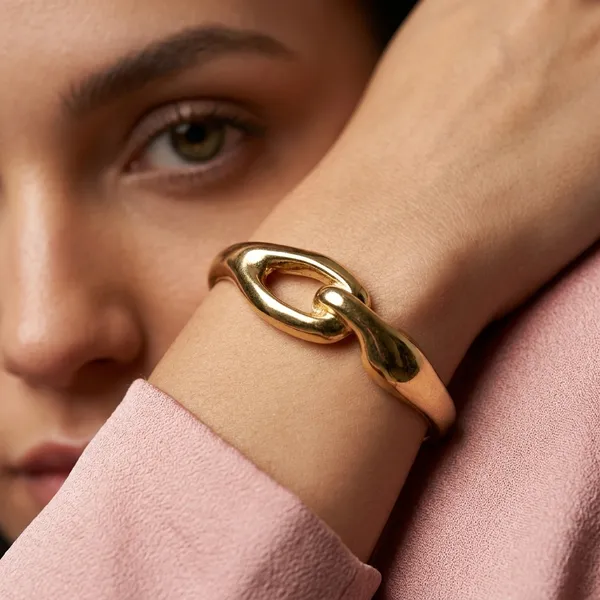 Bold_Sculptural_Gold_Cuff_Bracelet