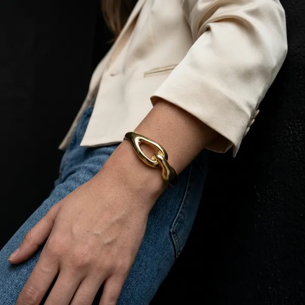 Bold_Sculptural_Gold_Cuff_Bracelet