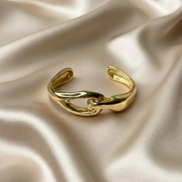 Bold_Sculptural_Gold_Cuff_Bracelet