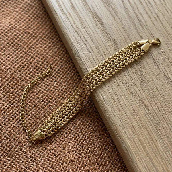 Triple_Strand_Gold_Chevron_Link_Bracelet