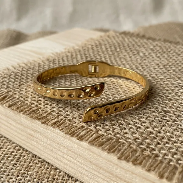 Hammered_Gold_Cuff_Bracelet