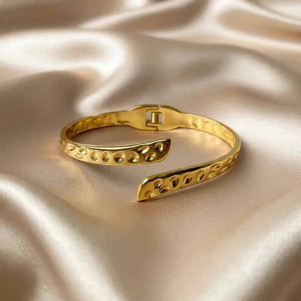 Hammered_Gold_Cuff_Bracelet