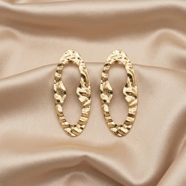 Hammered_Gold_Oval_Earrings